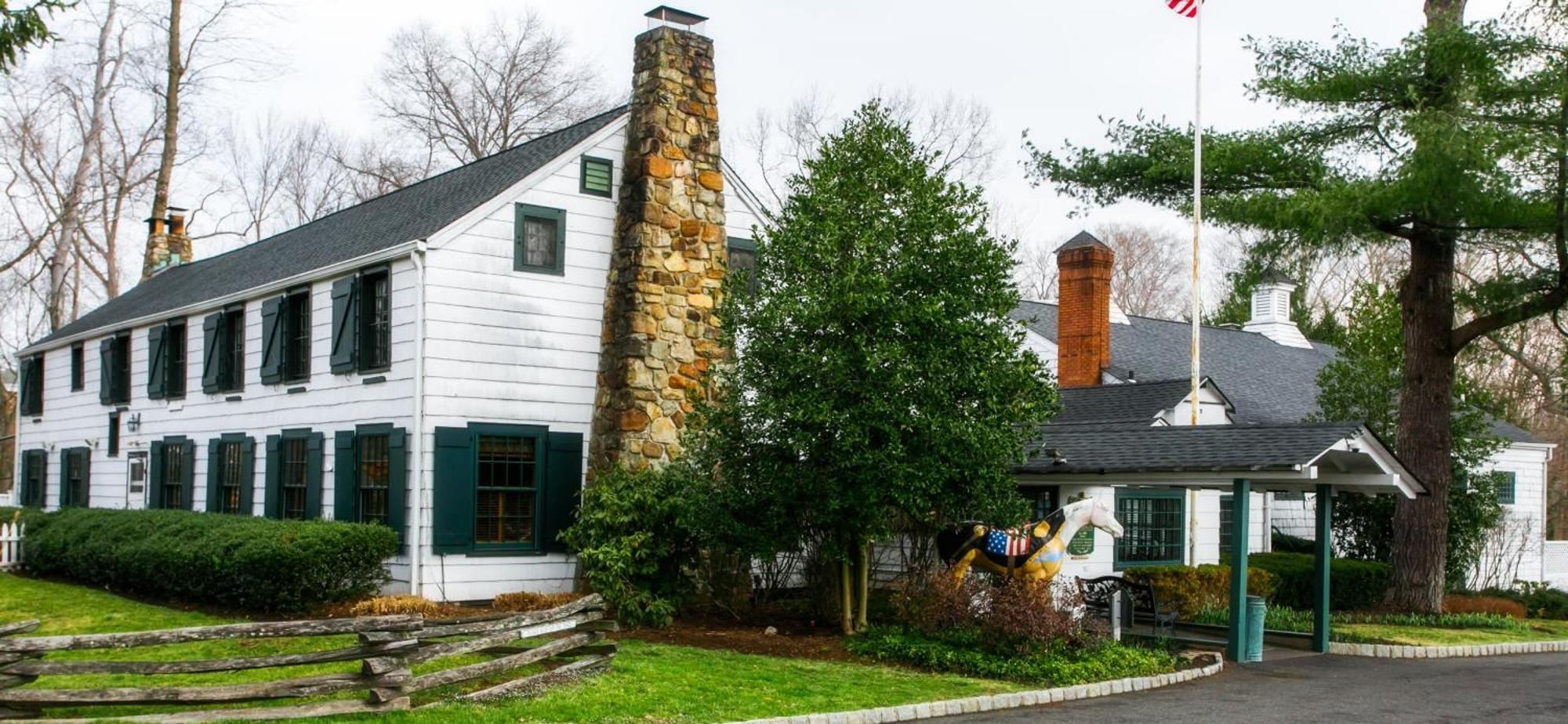 The Olde Mill Inn Basking Ridge Exterior foto